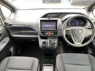 2014 Toyota Noah - Thumbnail