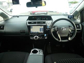 2020 Toyota Prius - Thumbnail
