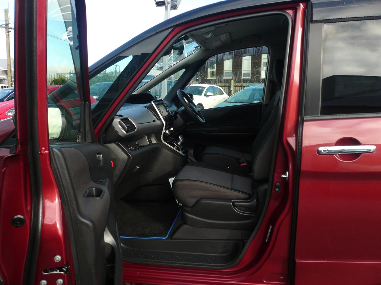 2020 Nissan SERENA