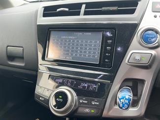2015 Toyota Prius - Thumbnail