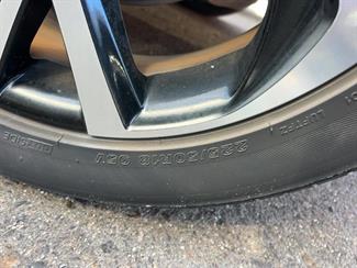 2017 Toyota C-HR - Thumbnail