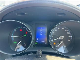 2017 Toyota C-HR - Thumbnail