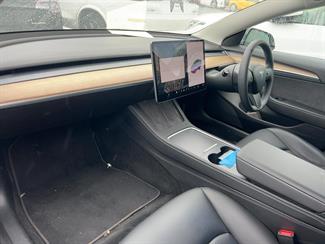 2021 Tesla Model 3 - Thumbnail