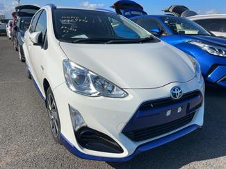 2014 Toyota Aqua - Thumbnail