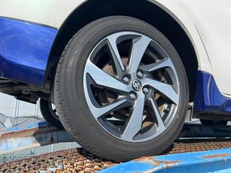 2014 Toyota Aqua - Thumbnail