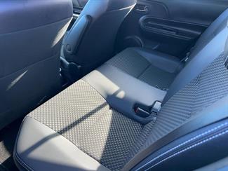 2014 Toyota Aqua - Thumbnail