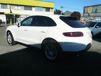 2018 Porsche Macan - Thumbnail