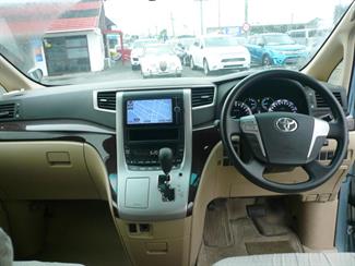 2013 Toyota Alphard - Thumbnail