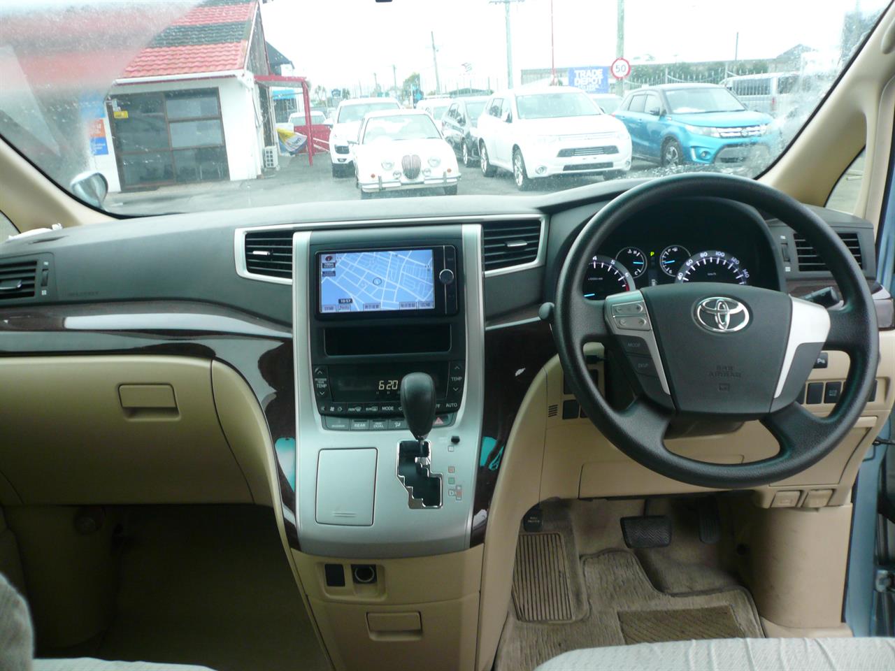2013 Toyota Alphard