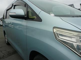 2013 Toyota Alphard - Thumbnail