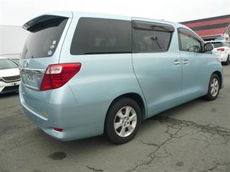 2013 Toyota Alphard - Thumbnail